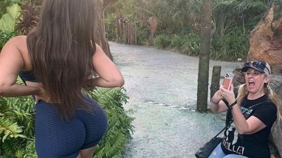 Rodzice stoją za odważnymi sesjami córki