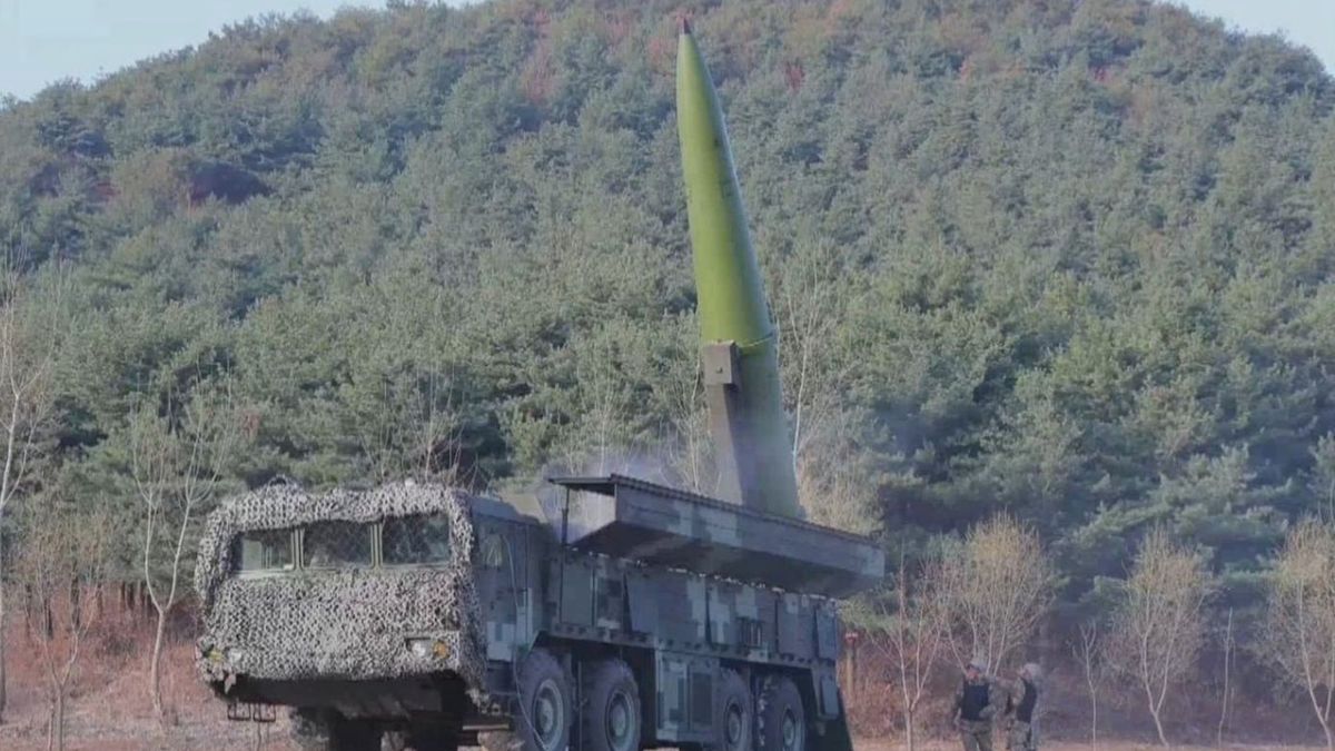 Północnokoreańska wyrzutnia pocisków balistycznych KN-23 