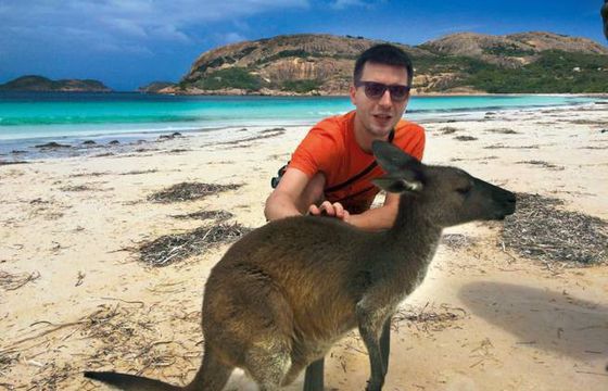 Michał Cessanis z „NG Traveler” napisał „Opowieści z pięciu stron świata”