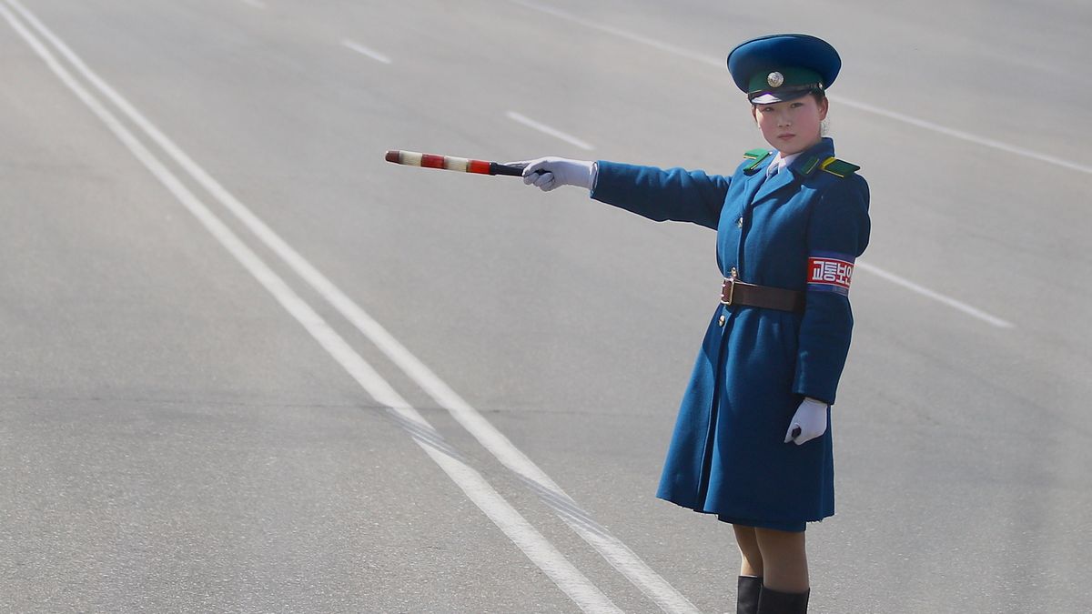 Kierowanie ruchem w Pyongyangu to wyjątkowo nudne zajęcie.