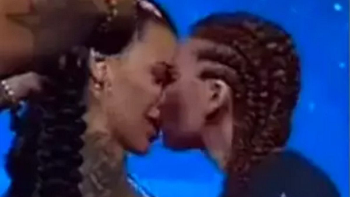 Wideo z fighterkami stało się hitem