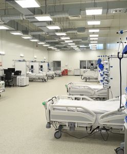 Warszawa. Trzecia fala koronawirusa w natarciu. Szpitale na oparach