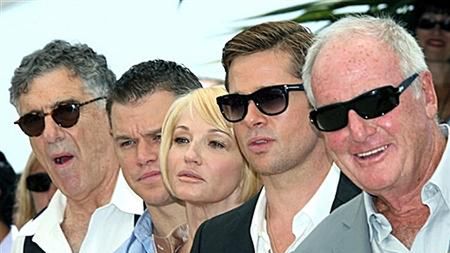 Elliott Gould, Matt Damon, Ellen Barkin, Brad Pitt, Jerry Weintraub