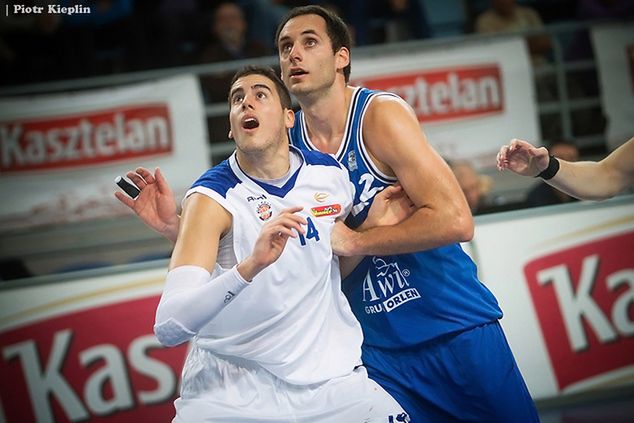 Danilo Mijatović w starciu pod koszem