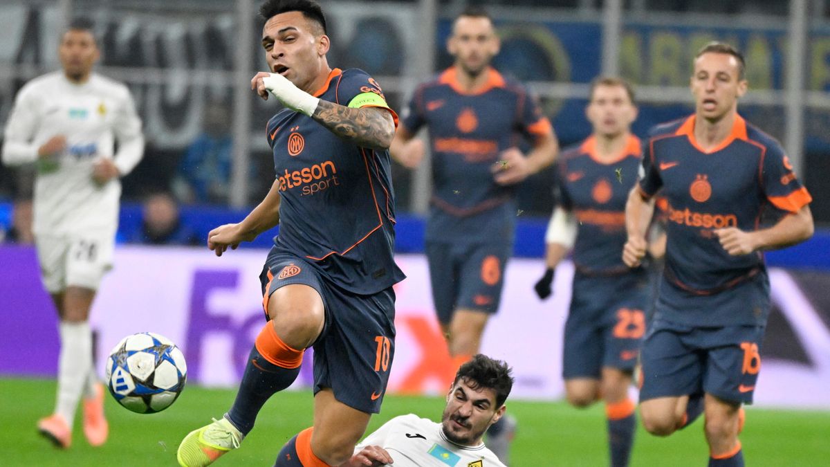 PAP/EPA / Daniel Dal Zennaro / Mecz Ligi Mistrzów: Inter Mediolan - Kajrat Ałmaty