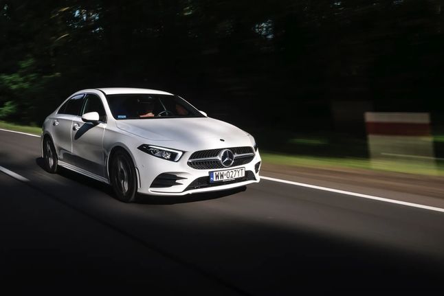 Mercedes-Benz A180d Limuzyna