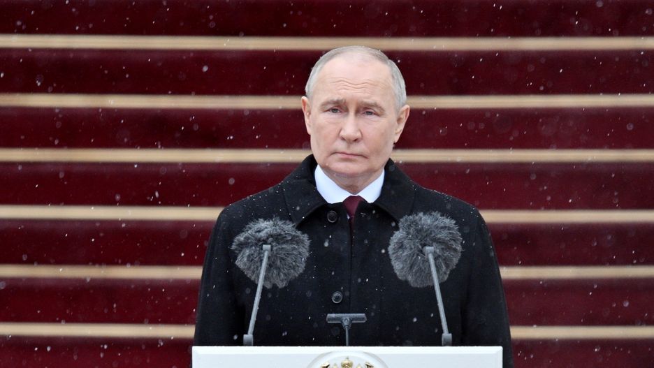 Russian President Vladimir Putin takes part in the parade of the Presidential Regiment on the Kremlin's Cathedral Square after the inauguration ceremony in the Kremlin in Moscow, Russia, 07 May 2024. Putin won the presidential elections in March 2024. EPA/RAMIL SITDIKOV / SPUTNIK / KREMLIN POOL Dostawca: PAP/EPA.