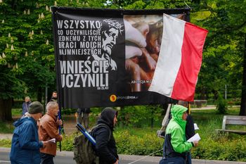 Protesty pod szpitalem w Gdańsku. Starły się dwie frakcje