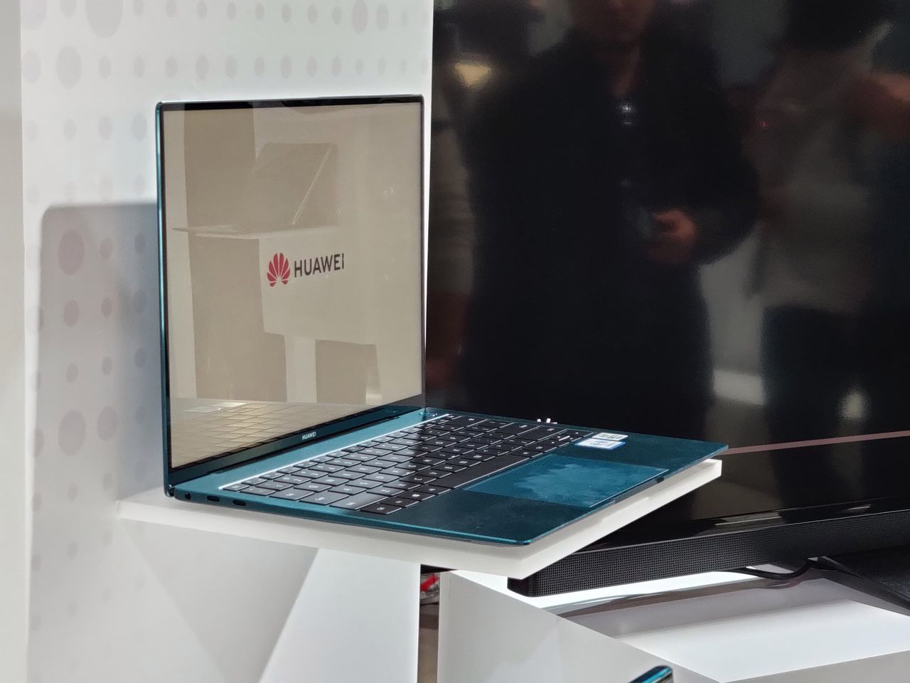 Huawei zmiennym jest. MateBook X Pro jednak doczekał się procesorów Intel Core 10. gen