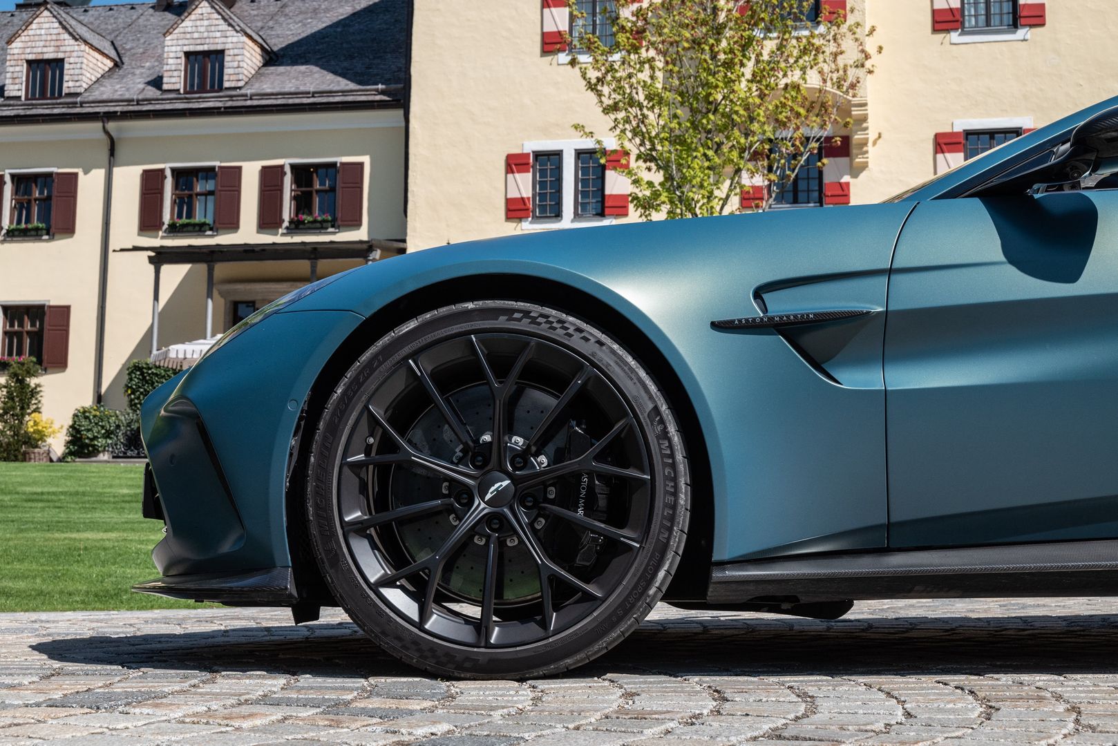 Aston Martin Vantage Roadster