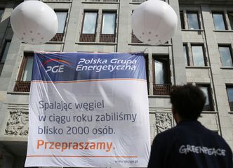 Antywęglowy protest Greenpeace w siedzibie PGE