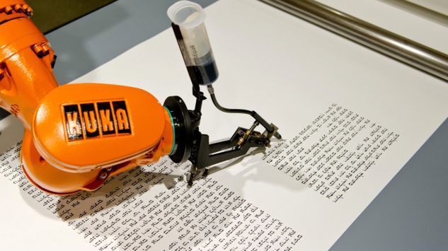 Robot przepisuje Torę. Co następne – prowadzenie mszy? 2