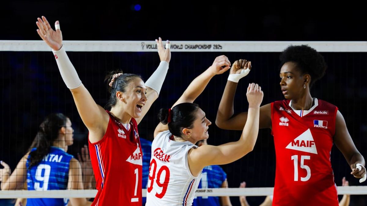 Materiały prasowe / volleyballworld.com / Na zdjęciu: radość reprezentantek Francji w meczu z Grecją