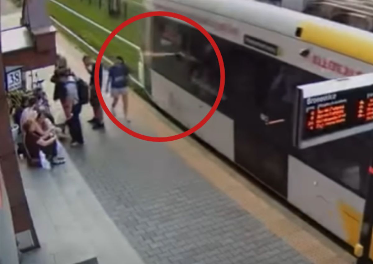 Zaatakował gazem pieprzowym z okna tramwaju. Poszukiwania sprawcy trwają