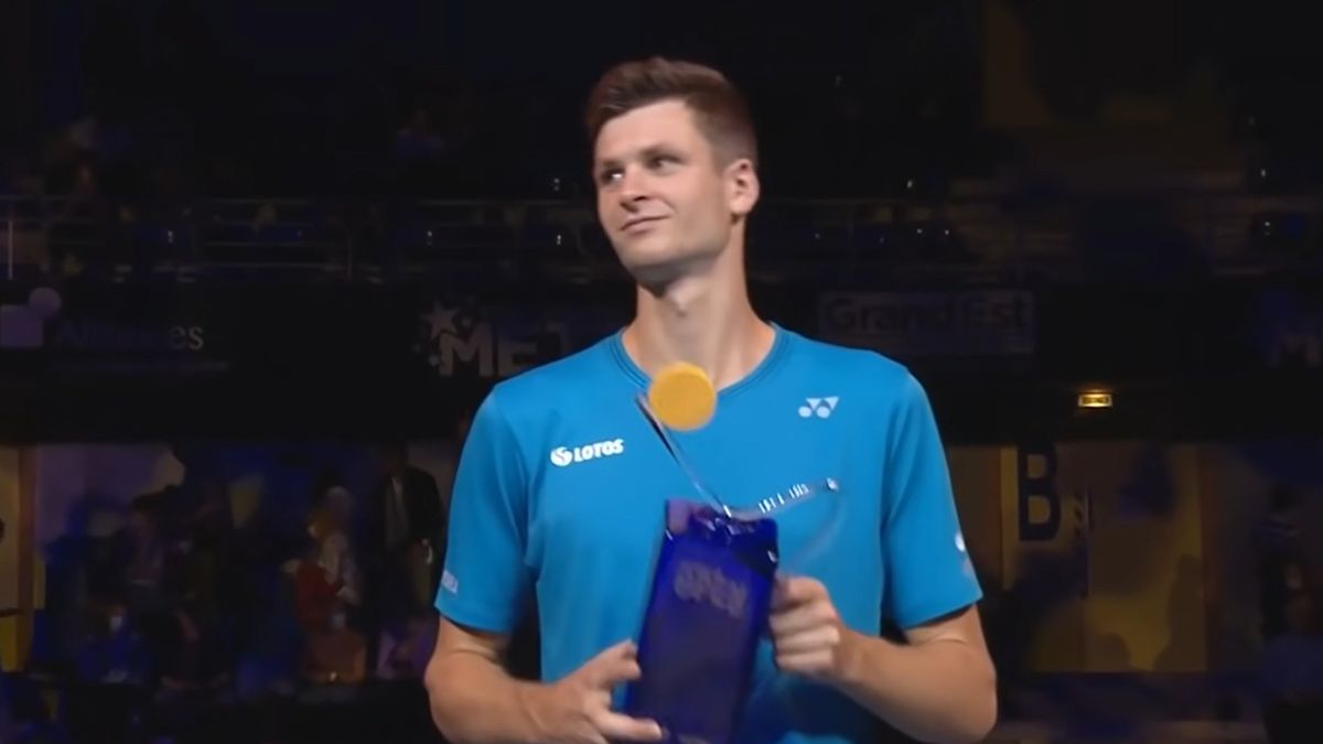 YouTube / TennisTV / Na zdjęciu: Hubert Hurkacz wygrał turniej Moselle Open w 2021 roku