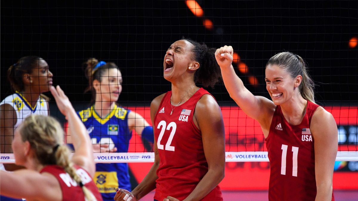 Zdjęcie okładkowe artykułu: Materiały prasowe / FIVB / Na zdjęciu: radość reprezentantek USA