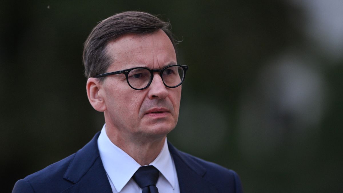KRAKOW, POLAND  AUGUST 18:
Mateusz Morawiecki MP, former Prime Minister of Poland, arrives to join Jaroslaw Kaczynski, Chairman of the Law and Justice (PiS) party, along with other leading PiS politicians, at Wawel Cathedral for a private monthly mass commemorating President Lech Kaczynski and his wife, Maria, on August 18, 2025, in Krakow, Lesser Poland Voivodeship, Poland.
For more than 15 years, Kaczynski has led these monthly commemorations at Wawel. The ceremonies, approved by the Church hierarchy, remain closed to media coverage and the general public, attended only by PiS leaders and select invitees, and are accompanied by visible police and private security. (Photo by Artur Widak/NurPhoto via Getty Images)