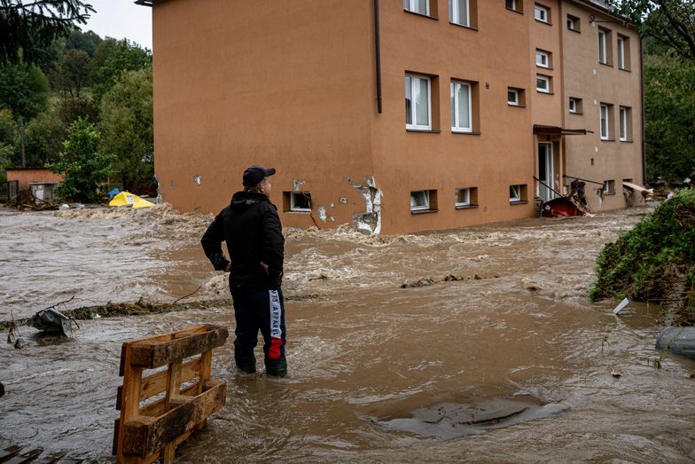 Stan klęski żywiołowej w trzech województwach. Polacy mogą być wzywani na wartę