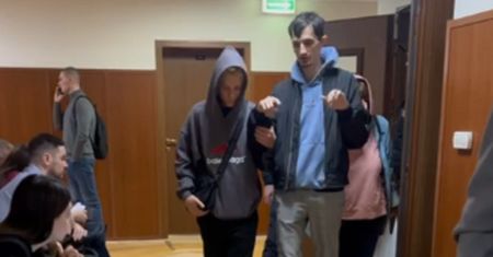 Krzyczał "Nie dla wojny!" na Placu Czerwonym. Wysłali go do szpitala