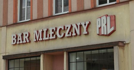 Jadłeś w barach mlecznych z PRL-u? Sprawdź swoją wiedzę