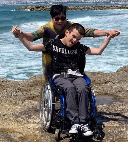 Joanna Cwojdzińska z synem,.