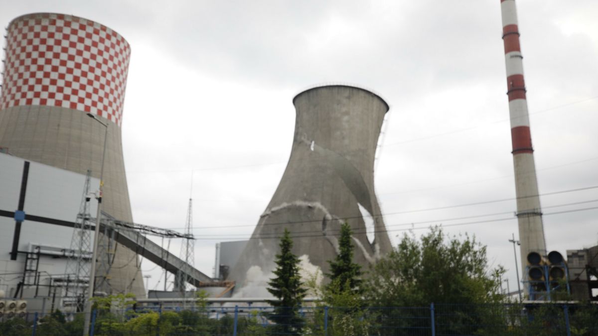 Wyburzanie komina w elektrociep?owni B?dzin
30.05.2025 BEDZIN
ELEKTROCIEPLOWNIA BEDZIN WYBURZANIE KOMIN

 FOT. MARZENA BUGALA-ASTASZOW/ /DZIENNIK ZACHODNI/ POLSKA PRESS
MARZENA BUGALA-ASTASZOW POLSKA PRESS