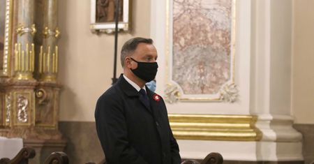 Afera z lotem Andrzeja Dudy. Katastrofa smoleńska w odpowiedzi na pytanie
