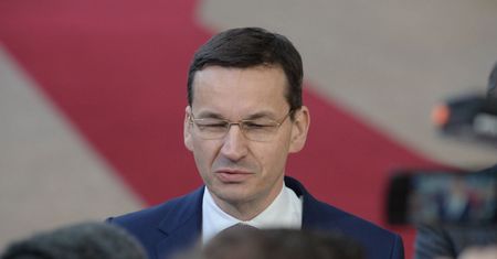 Polska wbrew biznesowi i partnerom zagranicznym zrywa umowy. Na prośbę Komisji Europejskiej