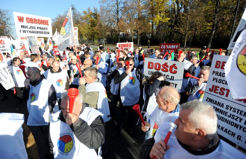 PKN Orlen. Pracownicy protestują przeciwko zwolnieniom
