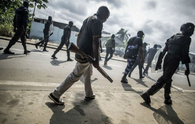 Starcia w Gabonie. Trzy osoby nie żyją, setki aresztowanych po starciach w stolicy