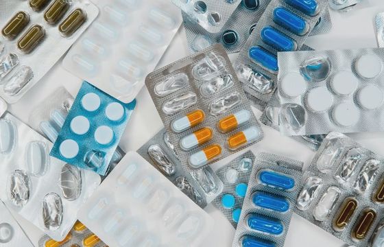 Leki dostępne przez chatboty i aplikacje? Ministerstwo Zdrowia zainicjowało konsultacje