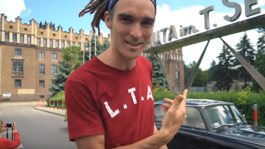 Infuencer, który promuje Polskę, wcześniej zachwalał Koreę Północną.