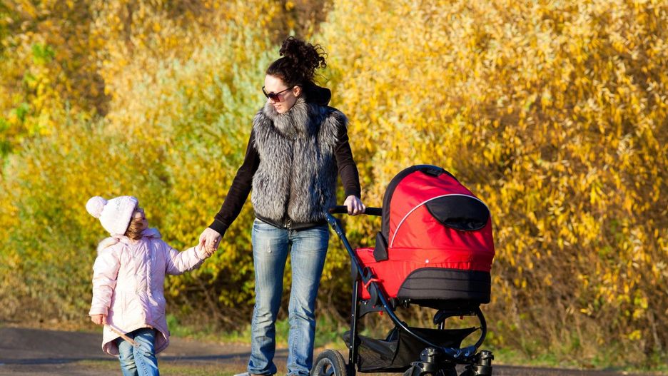 Zwykła podróż komunikacją miejską matki z dzieckiem jest czasami trudna