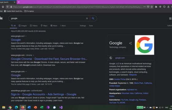 Google testuje dark mode w wyszukiwarce. Ma ułatwiać korzystanie z platformy po ciemku