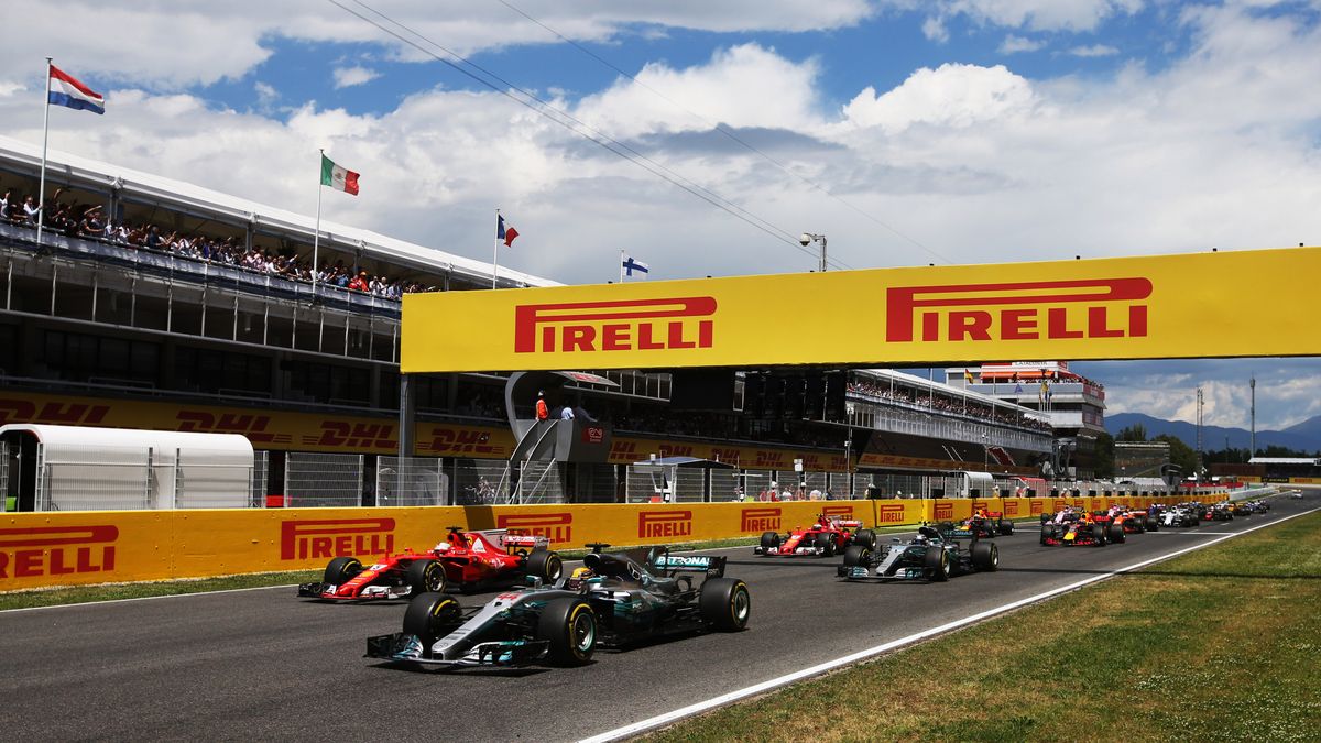 Zdjęcie okładkowe artykułu: Materiały prasowe / Pirelli Media / Na zdjęciu: start do wyścigu F1