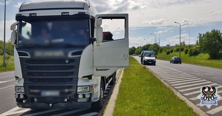 Wałbrzych. Kuriozalna interwencja ITD. Kierowcy zasnęli podczas kontroli
