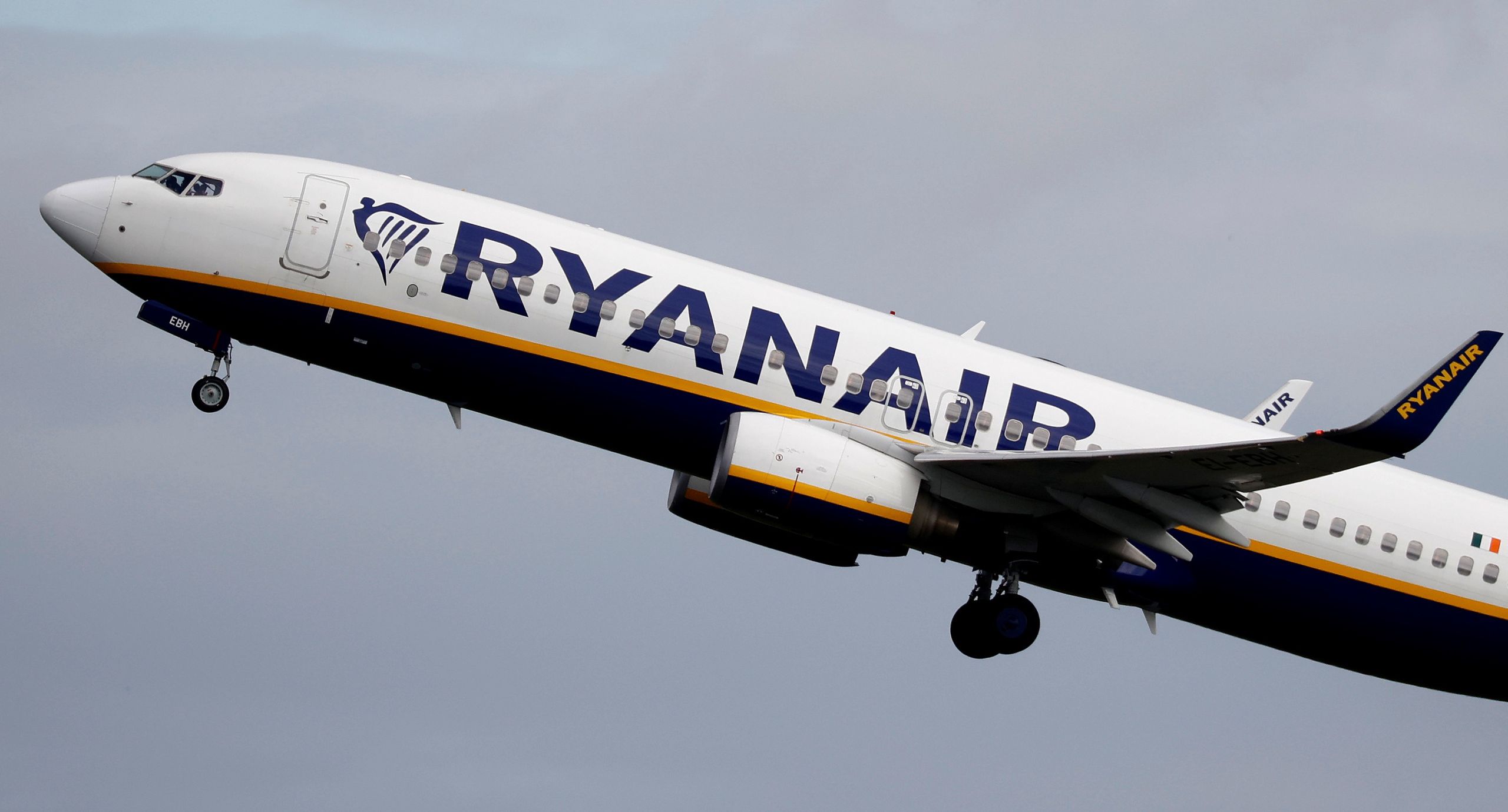 Firma Ryanair zmniejsza liczbę swoich lotów.
