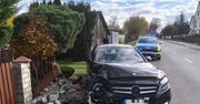 Jabłoń: Po narkotykach i alkoholu wjechał mercedesem w płot
