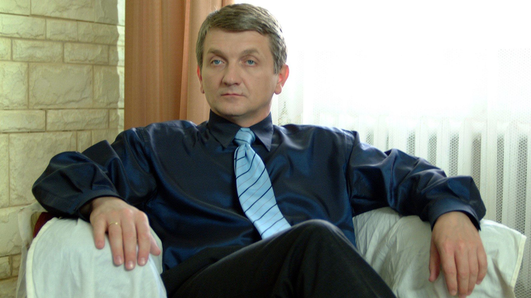 Dariusz Kowalski to niezapomniany Janusz Tracz z "Plebanii"