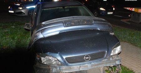 Sosnowiec. Uciekał przed policją, rozbił cztery samochody