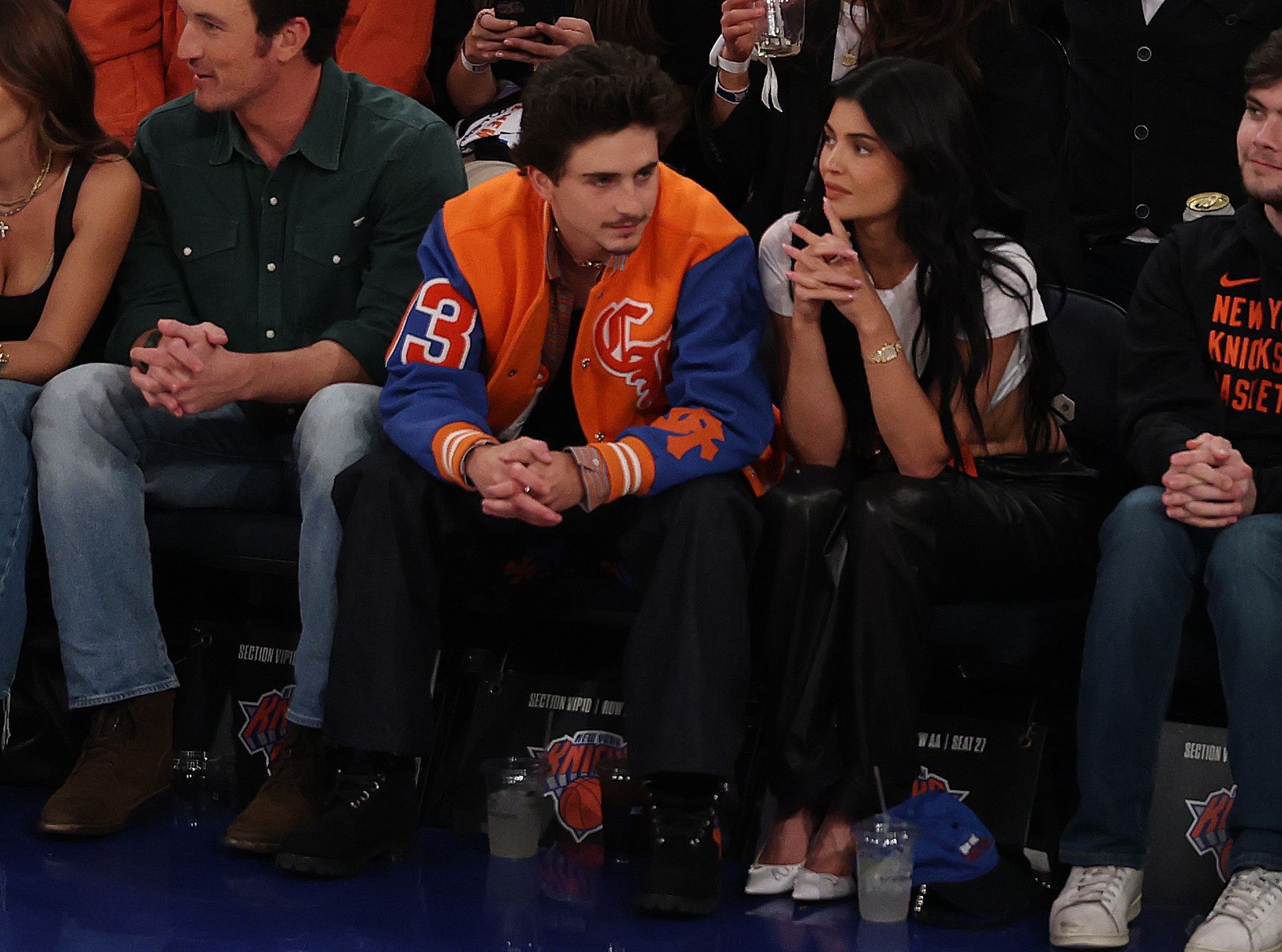 Kylie Jenner i Timothée Chalamet na meczu koszykówki