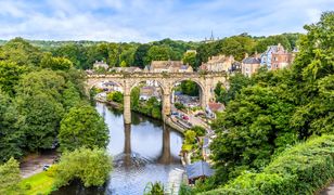 Knaresborough. To tu przedmioty zamieniają się w kamienie