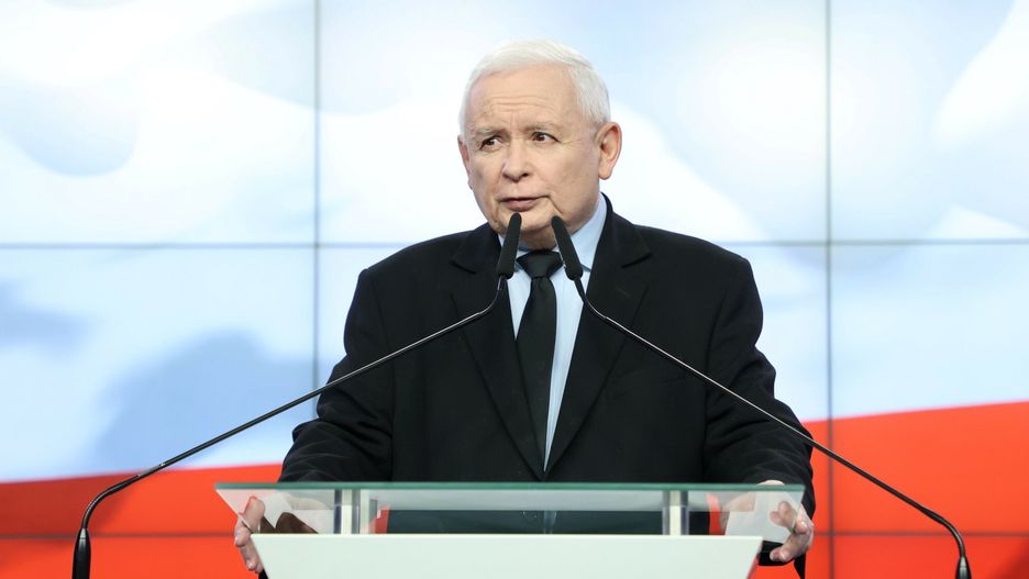 O?wiadczenie Jaros?awa Kaczy?skiego i Andrzeja Adamczyka
Fot. Piotr Molecki/East News, Warszawa, 24.05.2023. Oswiadczenie prezesa PiS Jaroslawa Kaczynskiego i ministra Andrzeja Adamczyka, w siedzibie partii przy Nowogrodzkiej.
Piotr Molecki