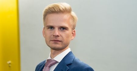Ma ksywę "Jasiek bez nerki". Aktor "Klanu" o byciu asystentem sędziego