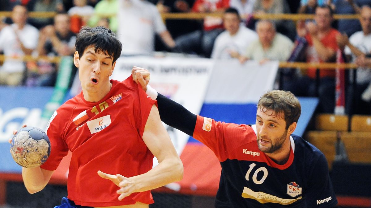 Newspix / Norbert Barczyk / Na zdjęciu: Aleksandr Tatarincew (z lewej) i Aliaksandr Bachko (z prawej)