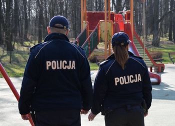 Kłótnia dzieci na placu zabaw w Gdańsku. Białorusin usłyszał zarzuty