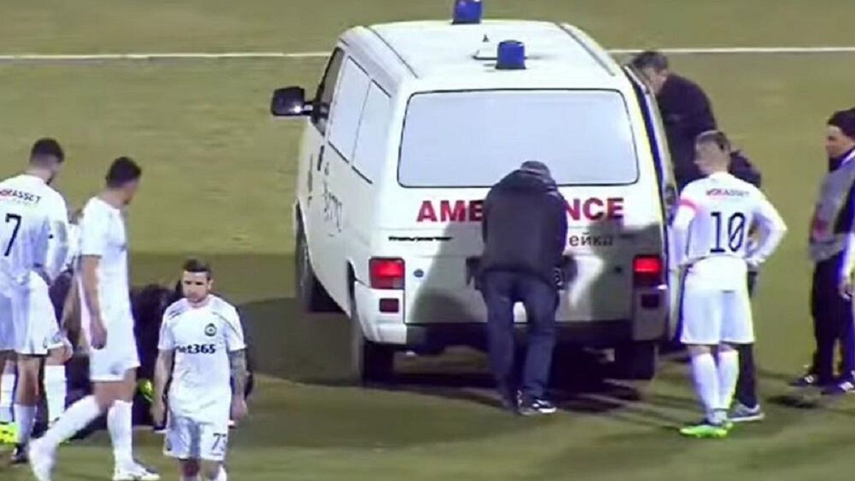 Ambulans na boisku w Sofii