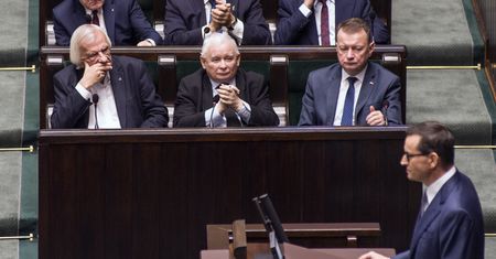 "PiS zacznie się rozpadać". Hołownia uderza w opozycję