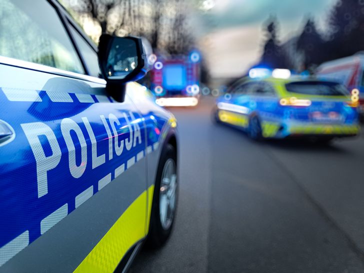 Pędził Mercedesem 106 km/h w terenie zabudowanym. 33-latek stracił prawo jazdy