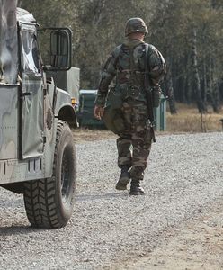 Bójka podczas interwencji policji. Amerykański żołnierz "znokautował" policjantkę